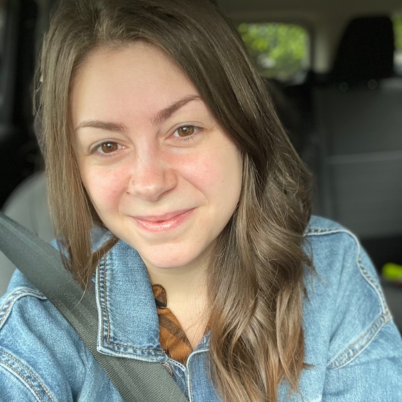 Meet your Posher, Taylor - Picture 1 of 1